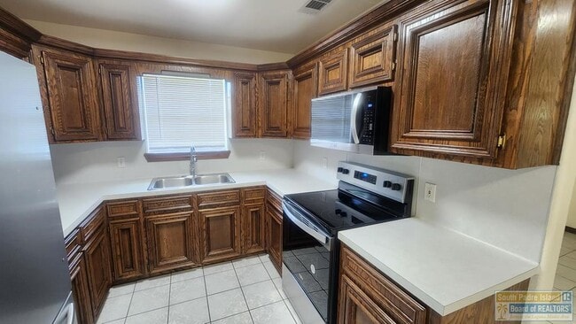 Building Photo - 1211 Palo Blanco Dr