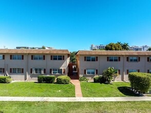 Building Photo - 650 SW 2nd Ave