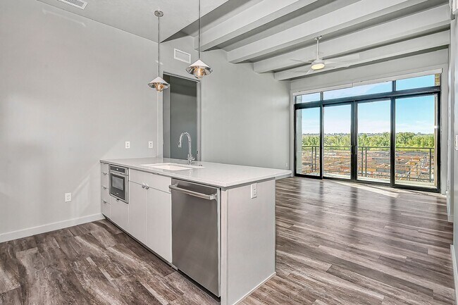 Building Photo - Luxury Condo steps from the Boise River an...