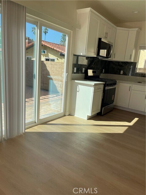 Building Photo - 18543 Ingomar St