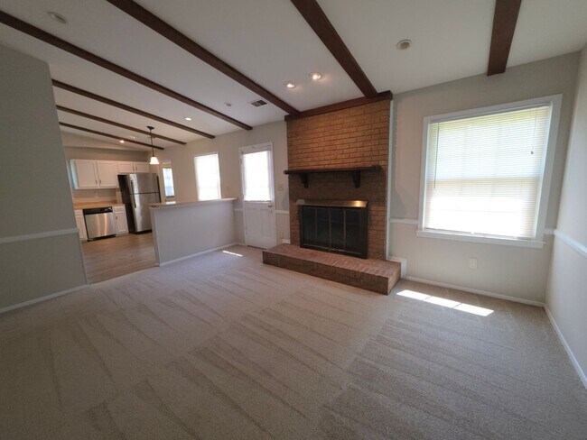 Building Photo - 1301 Rock Point Rd