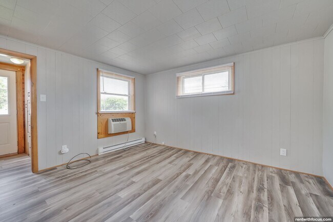 Building Photo - 227 Garfield Ave