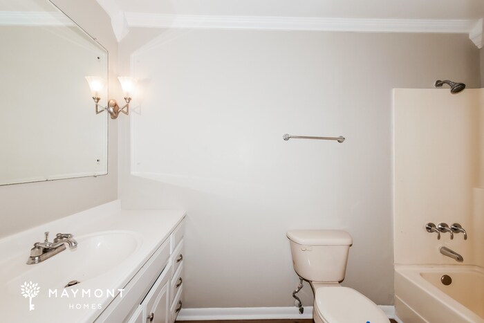 Building Photo - 44 Hyde Park Row