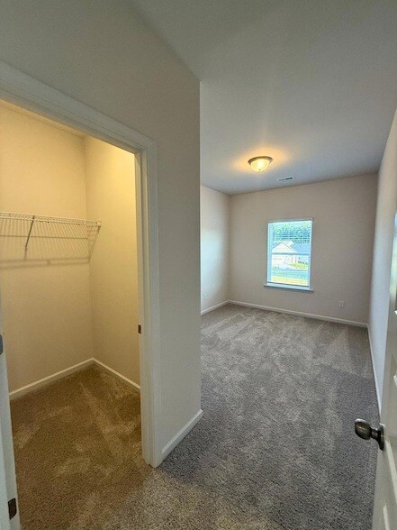 Building Photo - 11053 Valmont Ln