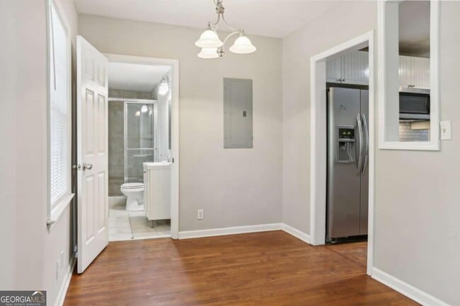 Building Photo - 1840 Camellia Dr