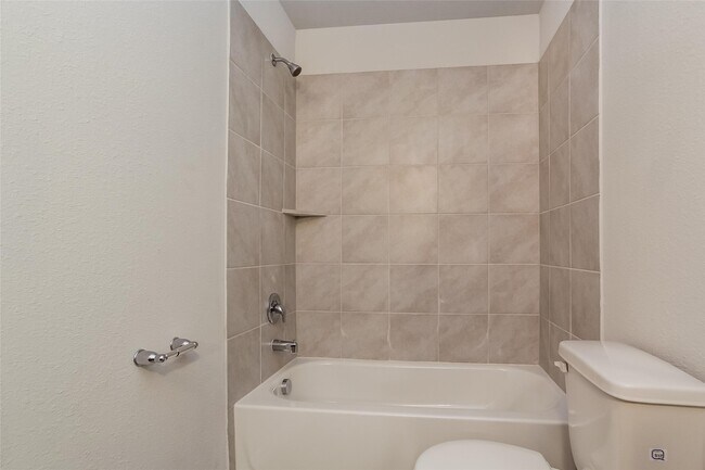Building Photo - 3119 Primrose Dr