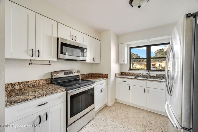 Building Photo - 155 Melbourne Ave