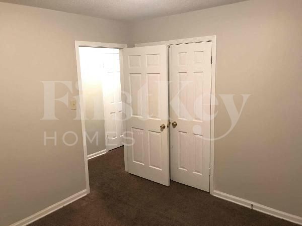 Building Photo - 5011 Autumnwood Dr