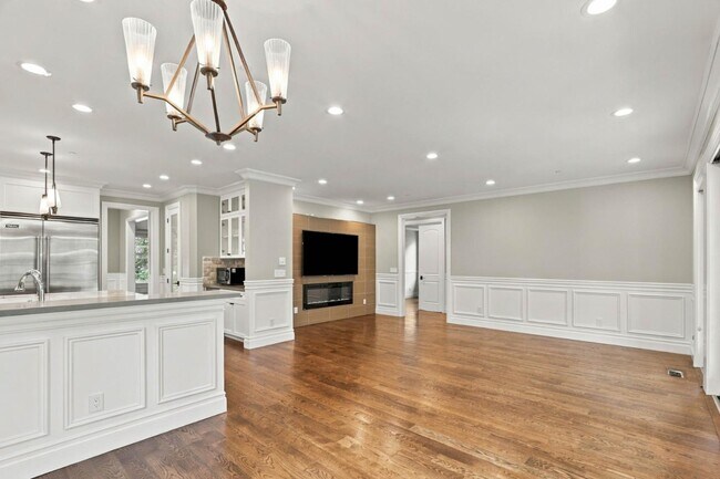 Building Photo - 3878 Magnolia Dr