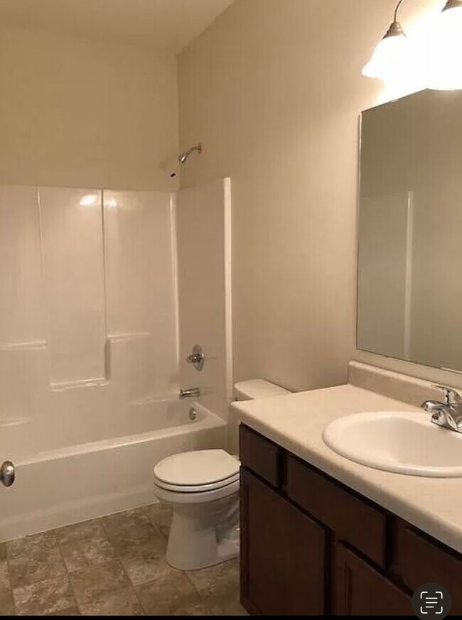 Building Photo - BRITTANY CHASE...3 Bedroom 2 bath