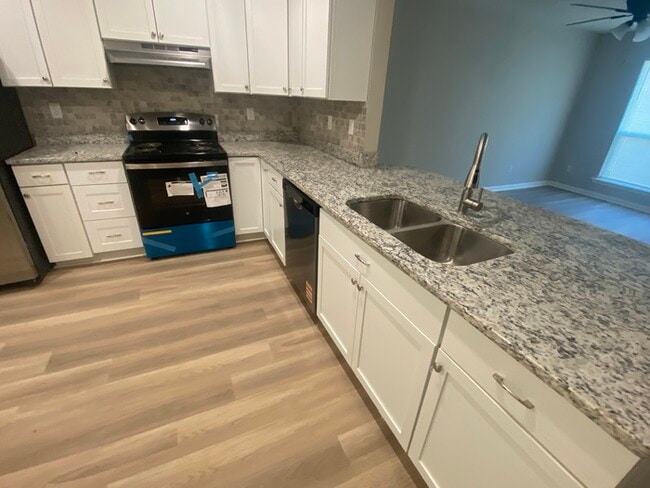 Building Photo - 1307 Lee Mac Dr