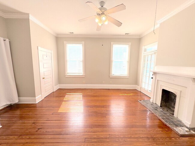 Building Photo - 313 W 33rd St