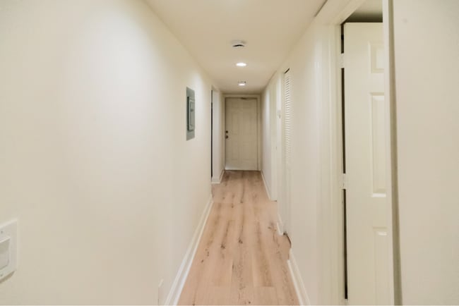 Building Photo - Spacious 2 Bedroom, 2 Bathroom Condominium...