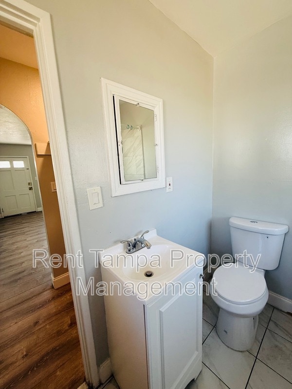 Building Photo - 637-637 17th Ave S