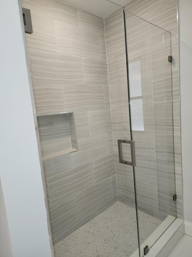 Building Photo - 14526 Paddock Dr