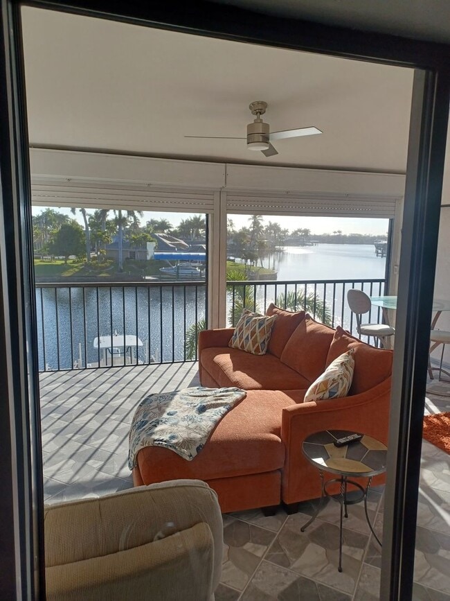 Building Photo - 5605 SW 12th Ave