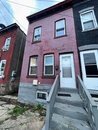Building Photo - 23 Meade St