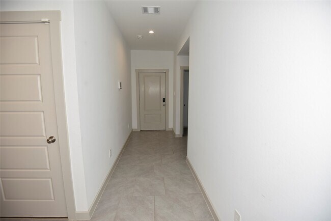 Building Photo - 703 Alpine Fls Rd