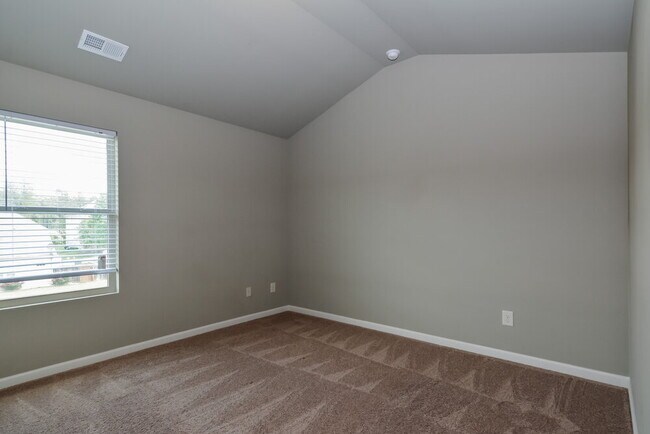 Building Photo - 1081 Rock Elm Dr