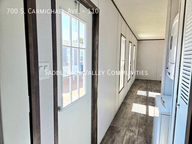Building Photo - 700 S Carmichael Ave