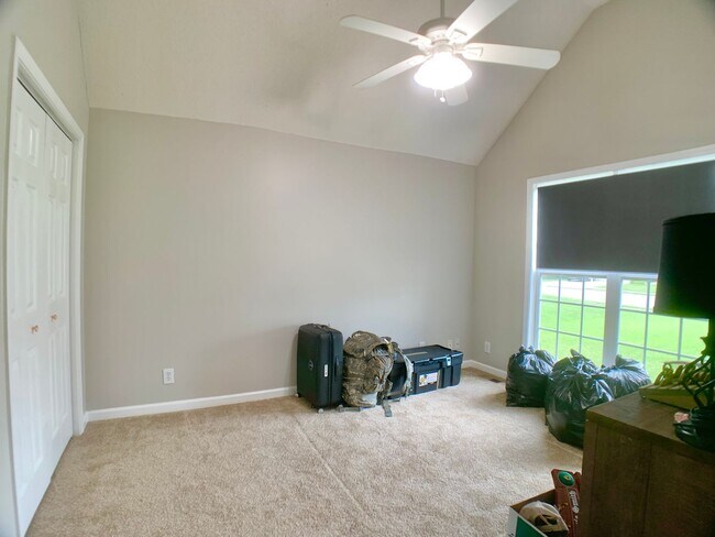 Building Photo - 4069 Challis Dr