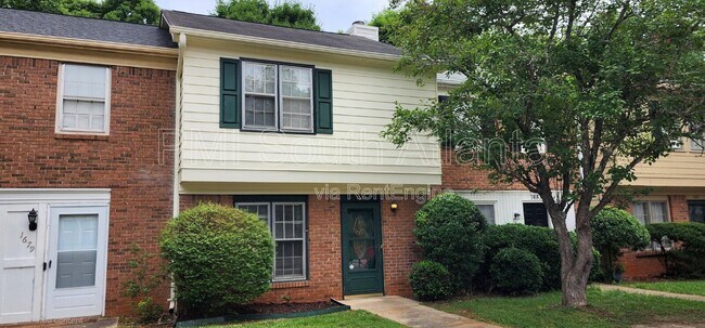 Building Photo - 1681 Winchester Way SE
