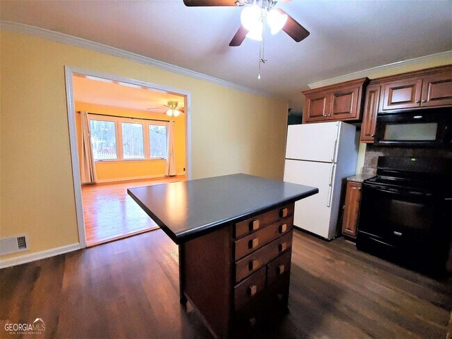 Building Photo - 48 Leigh St