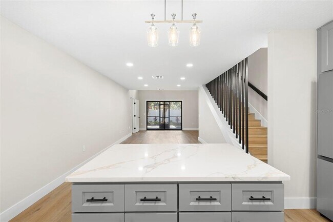 Building Photo - 805 N Clake Ave