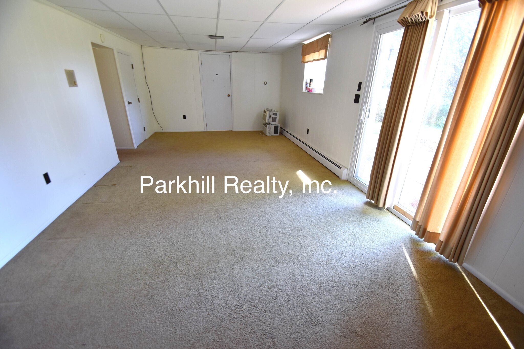 Building Photo - 122 E Plainfield Ave