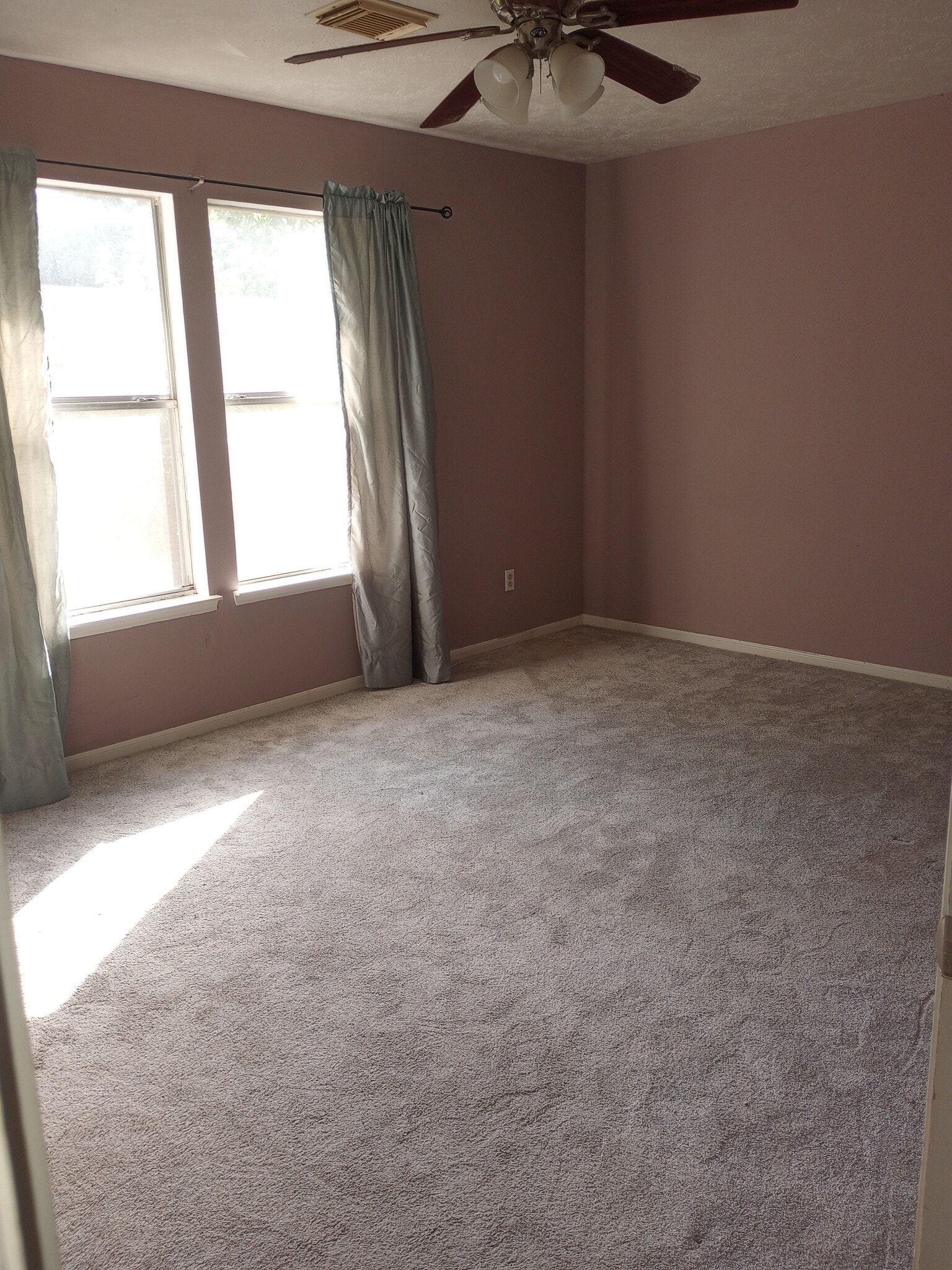 Master bedroom - 14611 Sun Harbor Dr