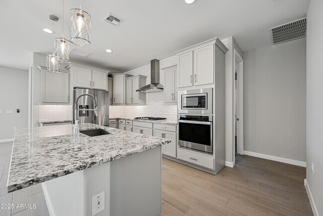 Building Photo - 1825 E Saguaro Park Ln