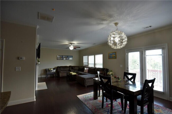 Building Photo - 1805 Kingsbridge Ct