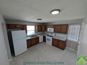 Building Photo - 9152 W 78th Terrace
