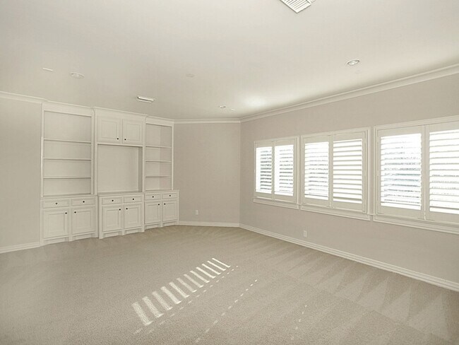 Building Photo - 15 Serenade Pines Pl