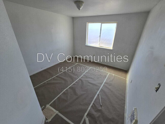 Building Photo - 2820 SW Juniper Ave