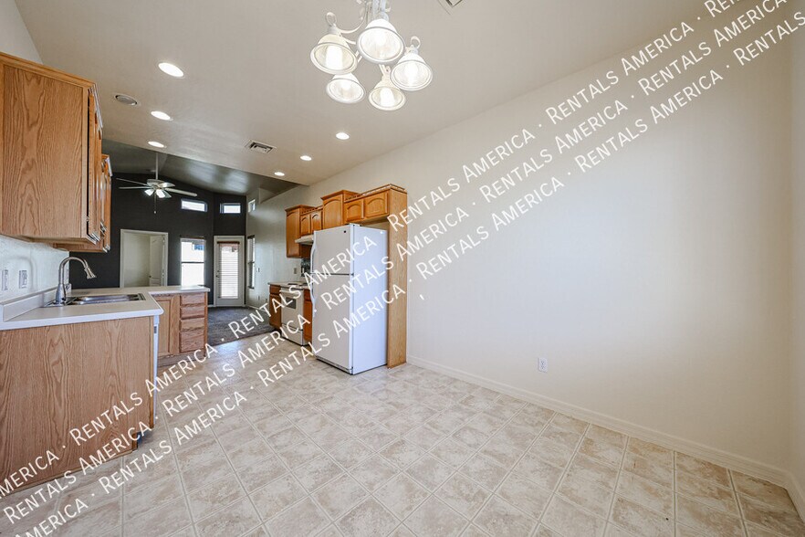 Building Photo - 129 N Warren St