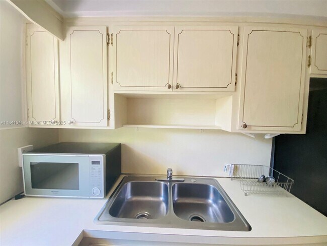 Building Photo - 1100 Atlantic Shores Blvd