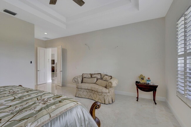 Building Photo - 10891 Fairmont Village Dr