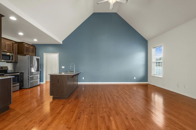 Building Photo - 307 Farmhouse Trail