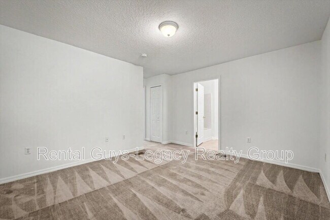 Building Photo - 7414 Palm Hills Dr
