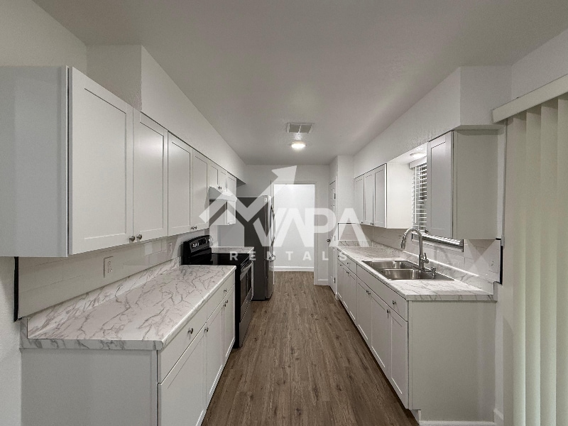 Building Photo - 4938 Bernadine Dr