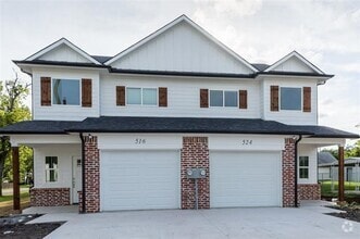 Building Photo - 524 N Main Dr