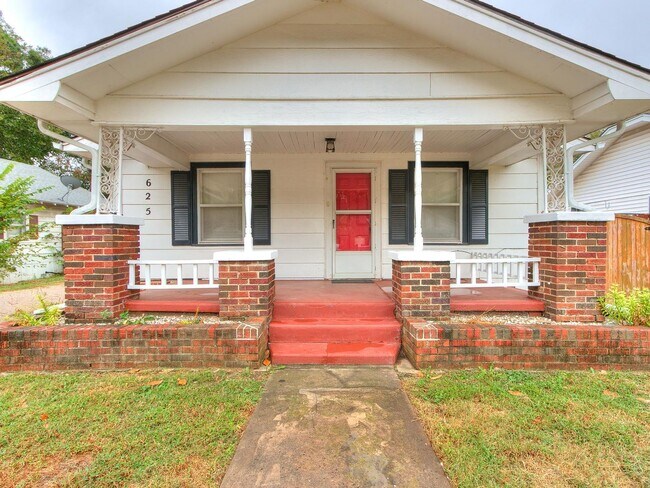 Building Photo - 3 Bedroom 1 Bath home in Shawnee!