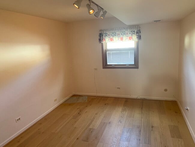 Building Photo - 7609 Hayenga Ln