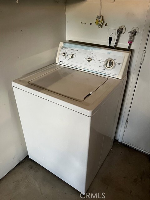 Building Photo - 589 Solano Dr