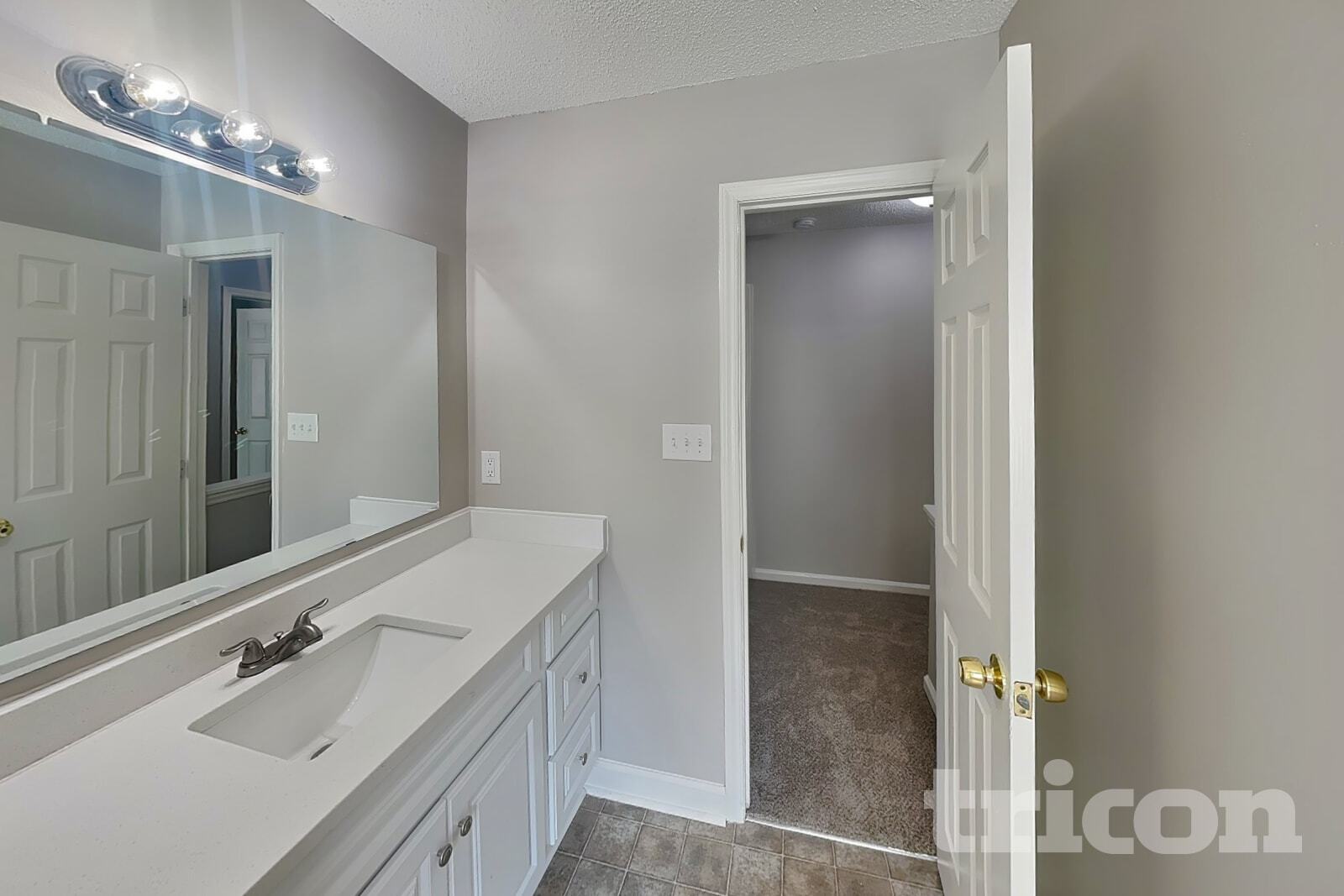 Building Photo - 7400 Palmetto Ct