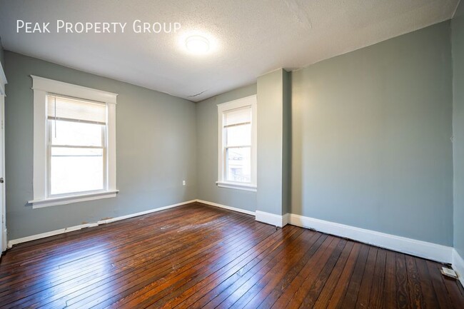 Building Photo - 1006 McAllister Ave