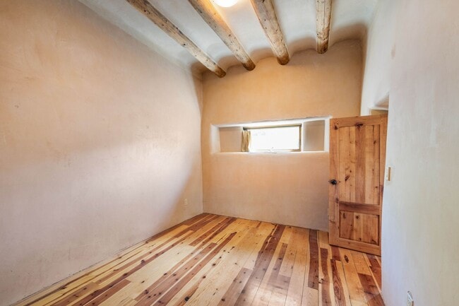 Building Photo - Santa Fe Charm in the Historic Guadalupe D...