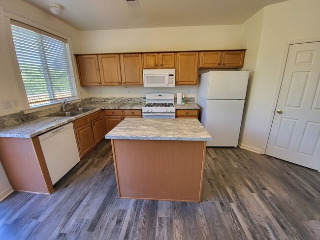 Building Photo - 396 Royal Troon Dr