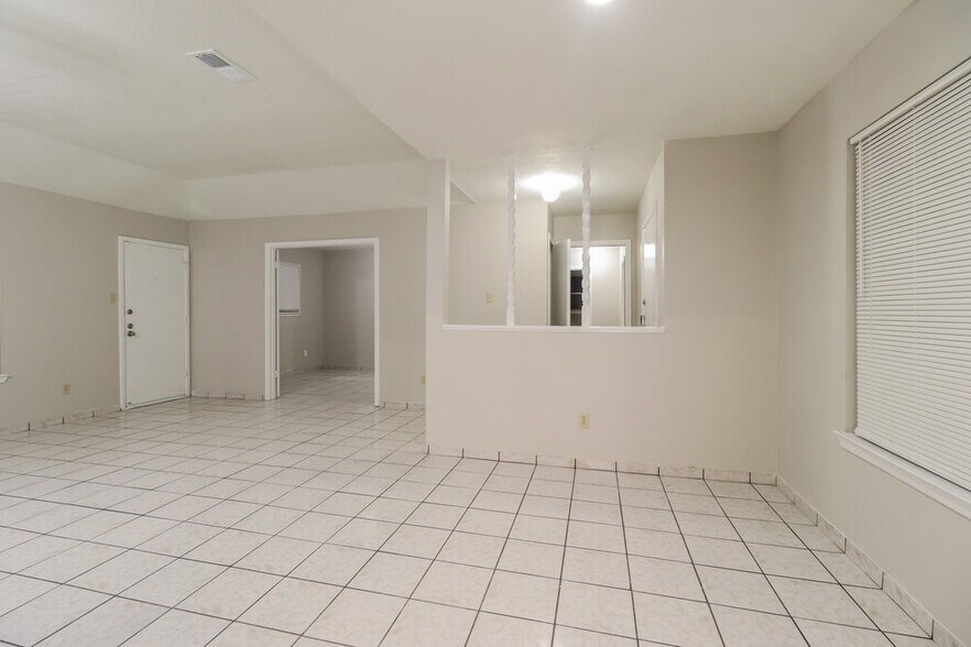 Building Photo - 6403 Fallengate Dr